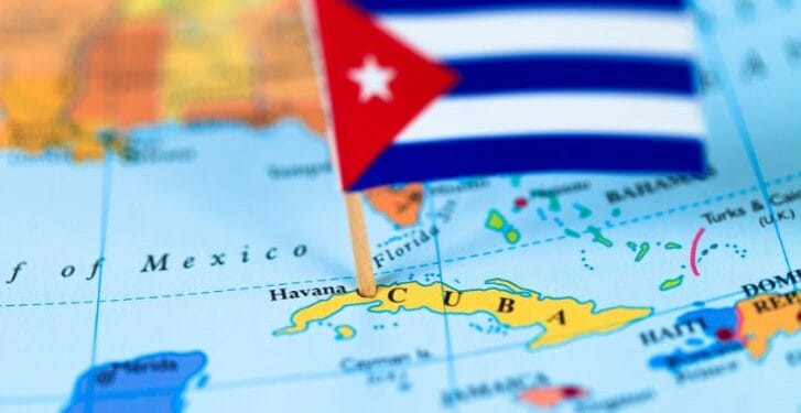 Cuba reporta desabasto total de combustible para aviación