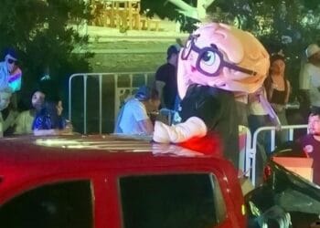 Detención violenta durante carnaval en Campeche desata debate sobre libertad de crítica