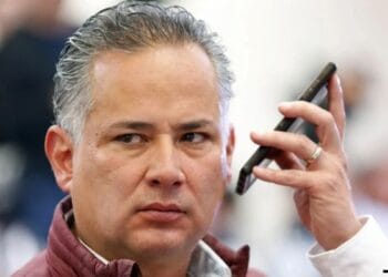 Insultos en lugar de argumentos: la frase de Santiago Nieto contra Lilly Téllez