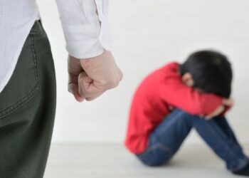 Detiene FGE a médico presunto agresor sexual de sus hijas