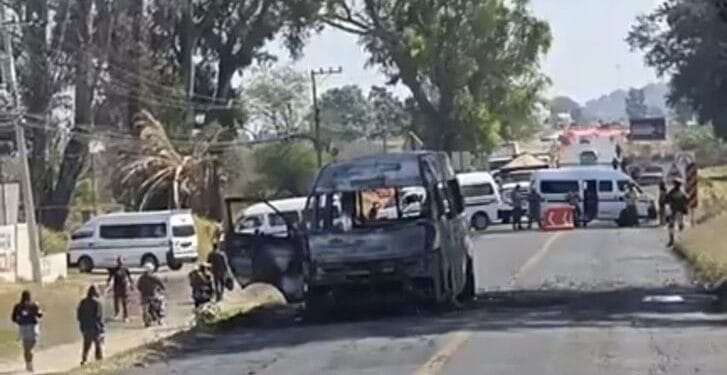 Choferes bloquean carretera Tarímbaro–Álvaro Obregón; exigen seguridad