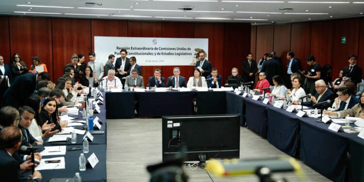 ‘Plan B’ de Reforma Electoral avanza en el Senado entre críticas de la oposición