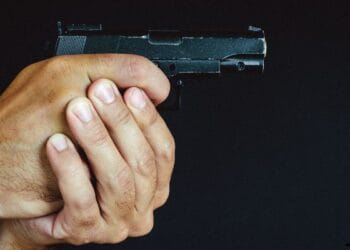 Estudiante mata a dos maestras en Lázaro Cárdenas, Michoacán