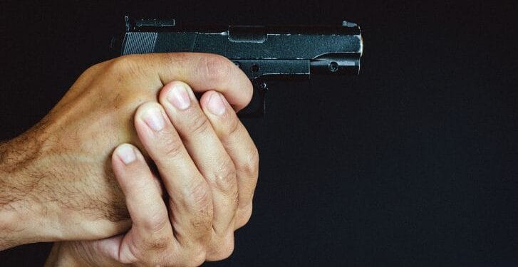 Estudiante mata a dos maestras en Lázaro Cárdenas, Michoacán