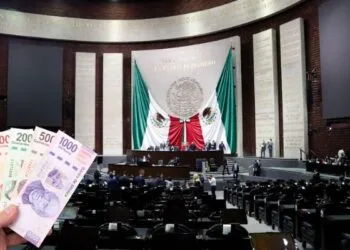 Entre decretos y discursos: Senado se sube el sueldo y roza el límite presidencial