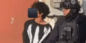 Joven ataca a personal de preparatoria en Lázaro Cárdenas y mata a dos