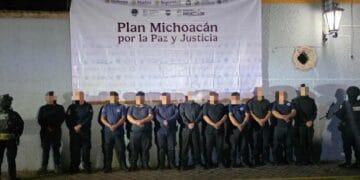 Juez concede suspensión condicional a 11 policías de Ecuandureo acusados de posesión de metanfetamina