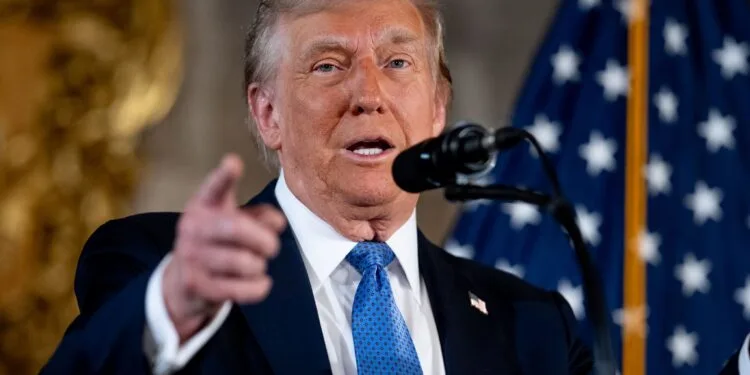 Trump asegura que Estados Unidos destruyó nueve buques de guerra de Irán