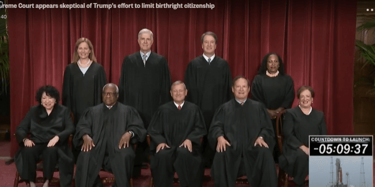 Analizan en Corte de EU propuesta de Trump sobre ciudadanía por nacimiento