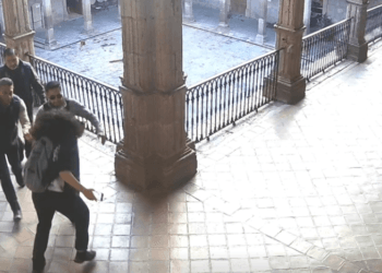 Libra, por ahora, medidas cautelares exsecretario Juan Carlos N tras agresión a reportera