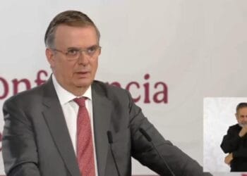 Ebrard justifica estancia de su hijo en residencia diplomática en Londres