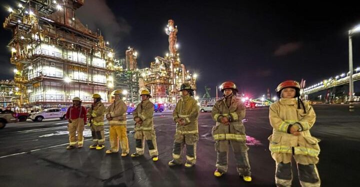 Incendio en refinería Dos Bocas no dejó daños graves ni heridos: Sheinbaum