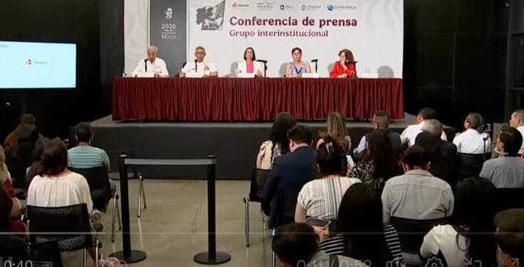 Derrame en el Golfo de México apunta a fuga; cesan a tres funcionarios