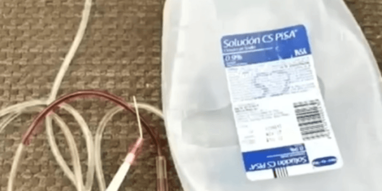 Reportan 6 muertes por uso de suero vitaminado en Sonora