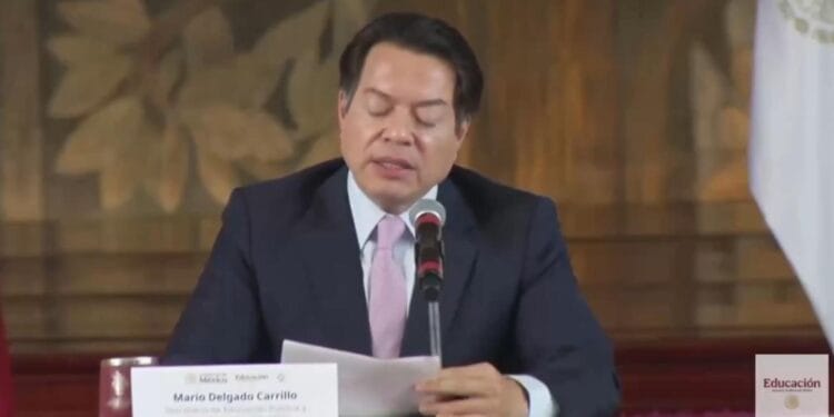 Mario Delgado defiende recorte al calendario escolar por Mundial y calor