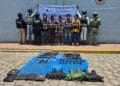 Guardia Civil y Defensa detienen a cinco hombres armados en Uruapan; aseguran fusiles, droga y vehículos