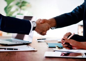 Ubican a los reyes de la adjudicación, la élite que se lleva los contratos en México