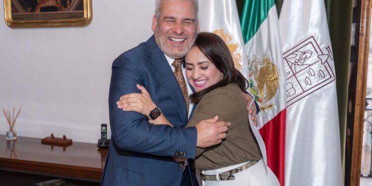 Gladyz se enfila para ser ‘delfina’ de Ramírez Bedolla rumbo al 2027
