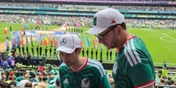 Exdiputado y cuñado de Marko Cortés aparece junto a exesposo de Marina del Pilar en estadio