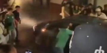 Secretario de Jóvenes de Morena golpea a mujer en festejo; lo destituyen