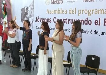 Sheinbaum pide a jóvenes “luchar por la patria” y dar continuidad a la 4T