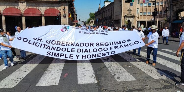 Acusan imposición y opacidad en proyecto Morebús