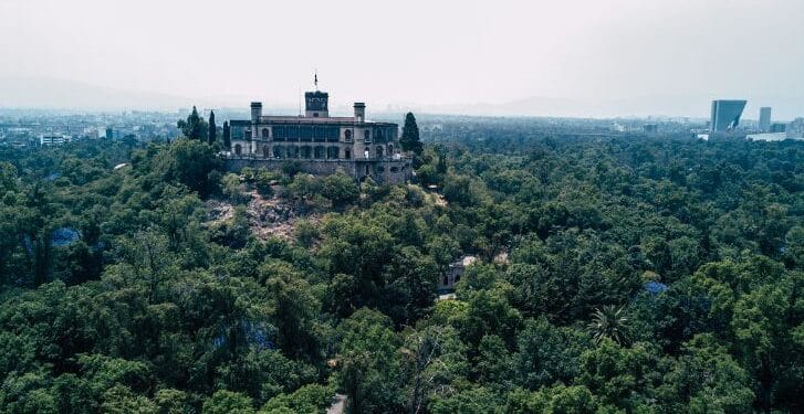 FGR investiga cena de la FIFA en el Castillo de Chapultepec; INAH reserva información sobre pago millonario