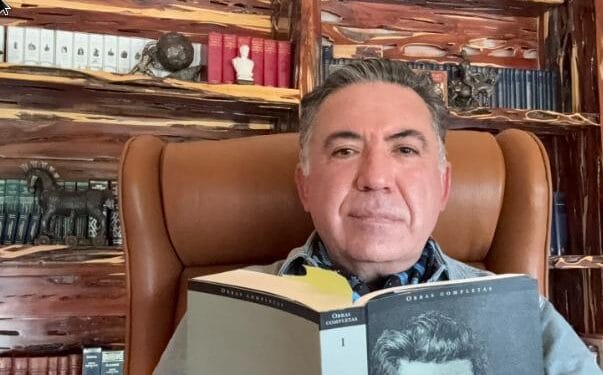 Enrique Inzunza afirma que permanece en Badiraguato tras reaparecer en redes sociales