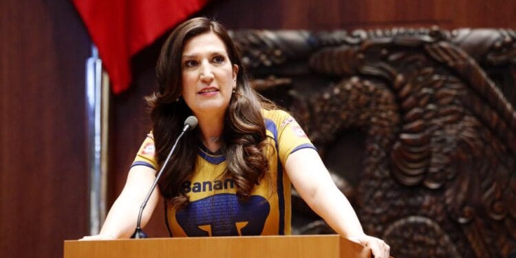 Kenia López Rabadán plantea que repetir examen presencial de la UNAM dará certeza a estudiantes