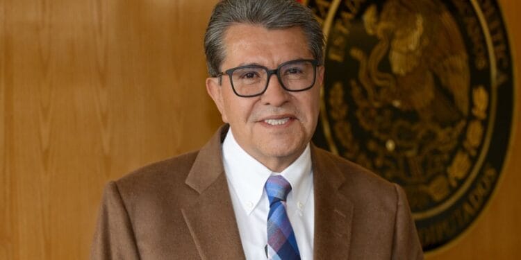 Monreal propone que legisladores que busquen reelegirse permanezcan en sus cargos
