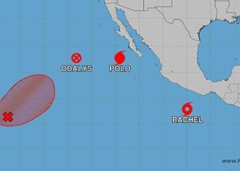 Tormenta tropical Rachel avanza por el Pacífico; prevén oleaje peligroso