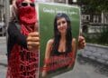 “¡Justicia!”: estudiantes irrumpen en desfile de Cuernavaca y exigen freno a feminicidios