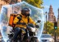 Proponen seguro contra accidentes para repartidores en motocicleta de plataformas digitales