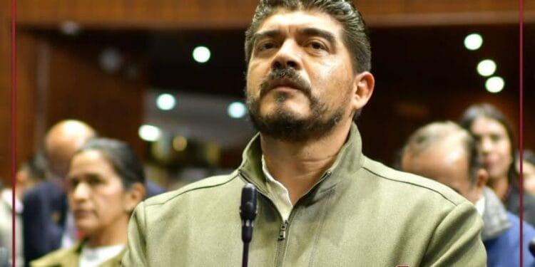 Hallan sin vida al diputado de Morena Zenyazen Escobar en carretera de Veracruz
