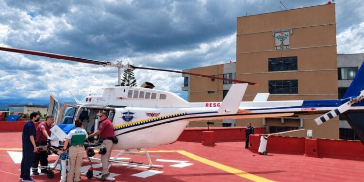 Trasladan en helicóptero a bebé de 12 días de Ario de Rosales a la CDMX