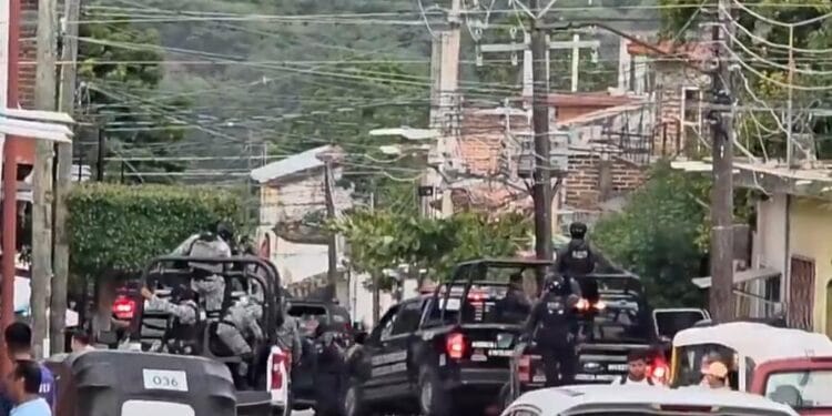 Detienen al alcalde de Suchiapa y a su antecesor tras operativo en Chiapas