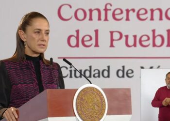 Sheinbaum respalda permanencia de Zoé Robledo y pide nueva oferta salarial para el IMSS