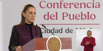 Sheinbaum respalda permanencia de Zoé Robledo y pide nueva oferta salarial para el IMSS