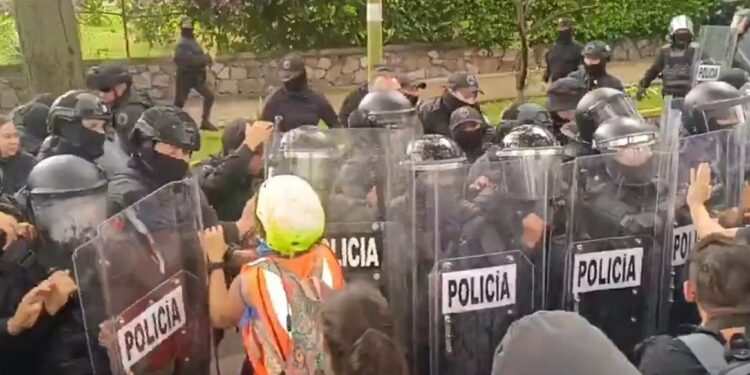 Sheinbaum exige a Pablo Lemus explicar represión con gases lacrimógenos en GDL