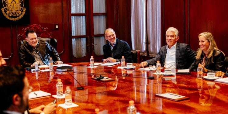 Sheinbaum reclama a Kuri falta de autorización para academia policial en Querétaro