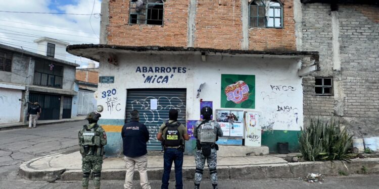 Aseguran presunta metanfetamina durante cateo en La Esperanza, Morelia