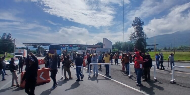 Consejo Supremo Indígena reporta toma de tres carreteras en Michoacán; rechaza consulta del INPI
